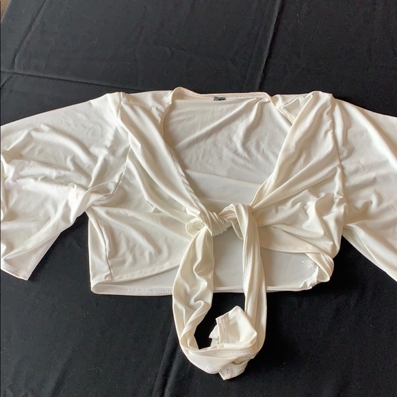 🦄 4/$40 Basic White Windsor Tie-Up Blouse - Picture 3 of 4